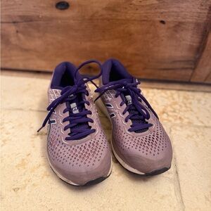 Asics Size 8 Gel Cumulus Running Shoes